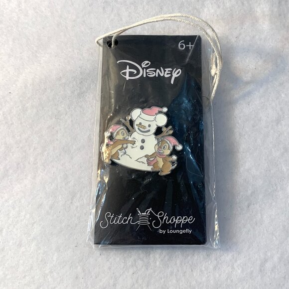 Disney Loungefly Stitch Shoppe Chip and Dale Mickey Snowman Pin - Picture 1 of 2